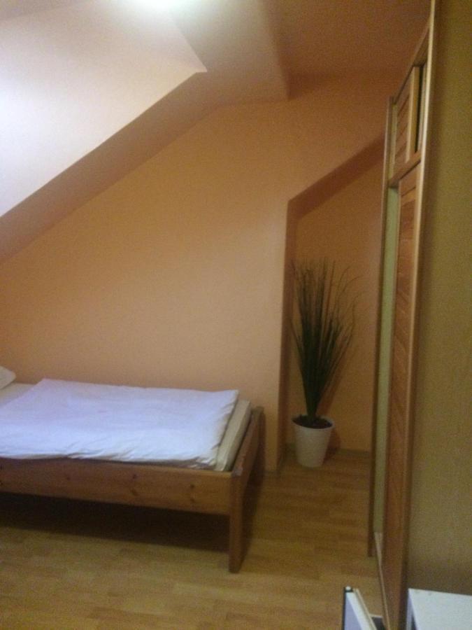 Y Hostel Balatonlelle Dış mekan fotoğraf
