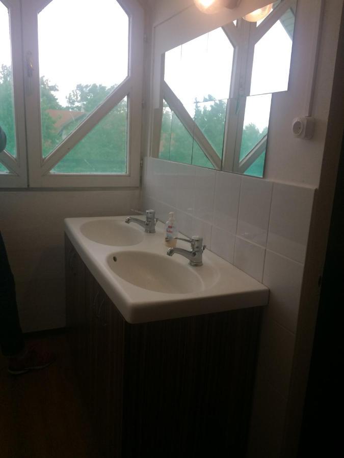 Y Hostel Balatonlelle Dış mekan fotoğraf